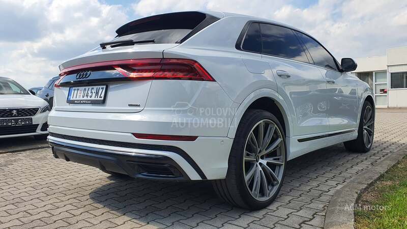 Audi Q8 S Line
