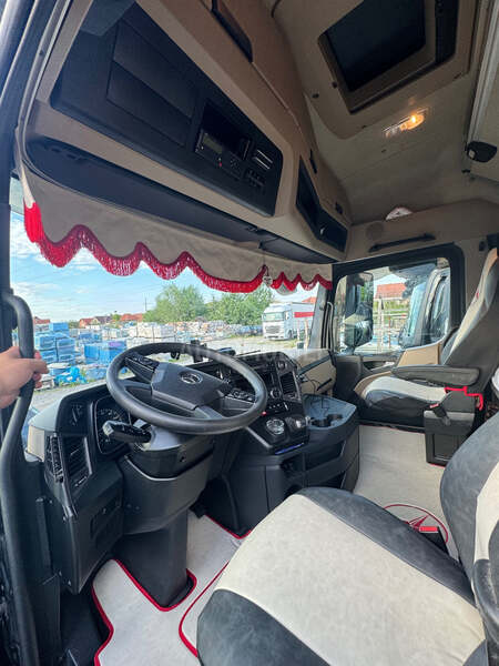 Mercedes Benz 2545