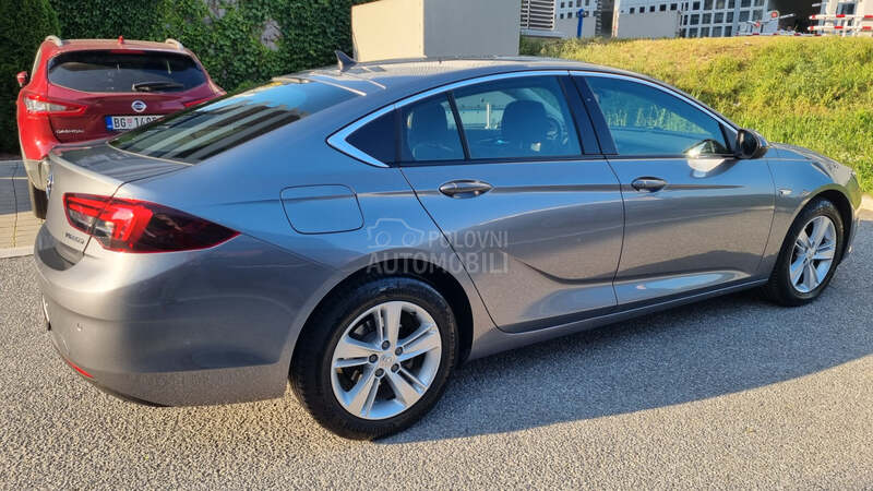 Opel Insignia Grand Sport Bose