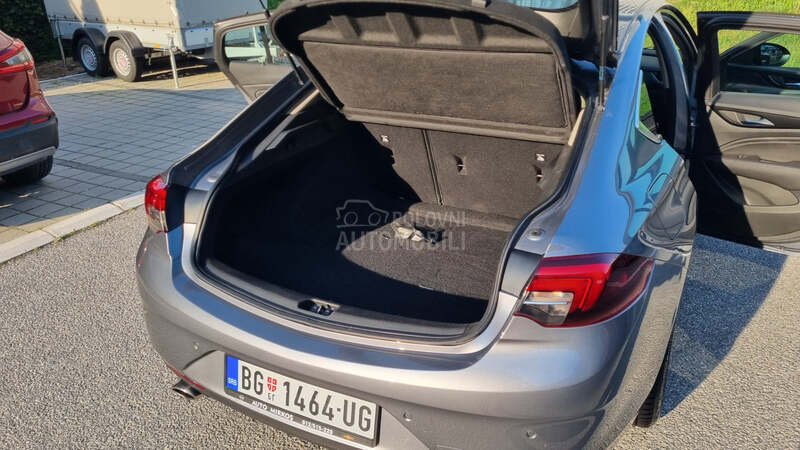 Opel Insignia Grand Sport Bose