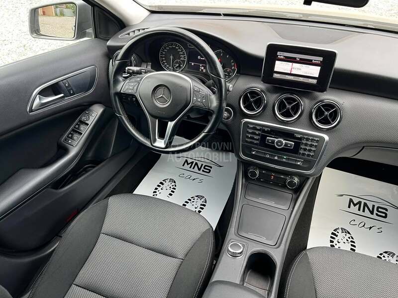 Mercedes Benz A 180 Aut7G/ACC/Nav