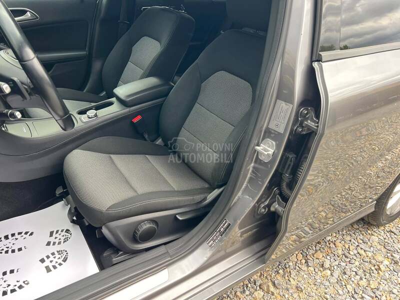 Mercedes Benz A 180 Aut7G/ACC/Nav