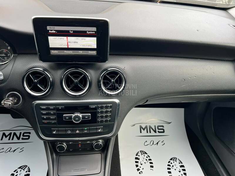 Mercedes Benz A 180 Aut7G/ACC/Nav