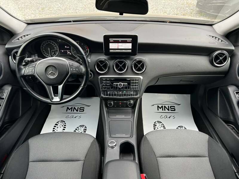 Mercedes Benz A 180 Aut7G/ACC/Nav