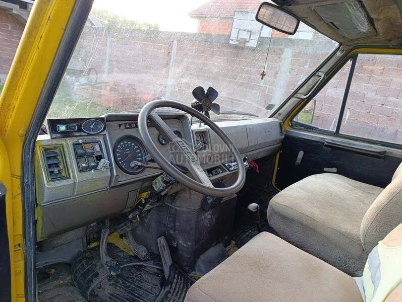 Iveco 35 rival