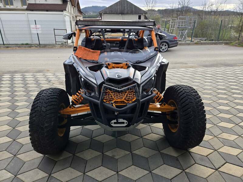 Can-Am Maverick X3 RC