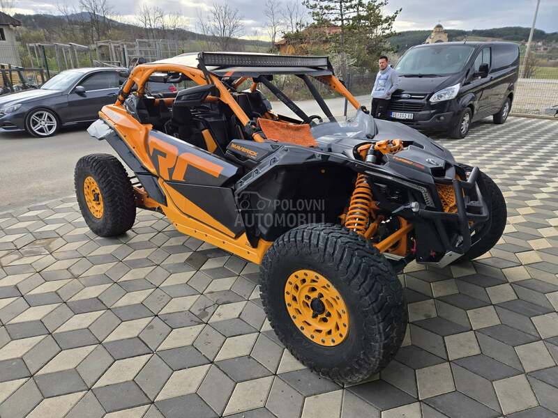 Can-Am Maverick X3 RC