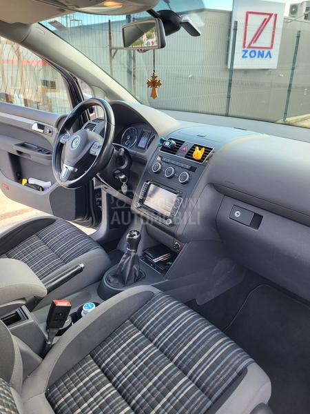 Volkswagen Touran 1.4 TSI CROSS TOURAN