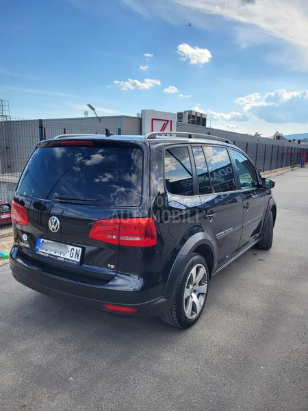 Volkswagen Touran 1.4 TSI CROSS TOURAN