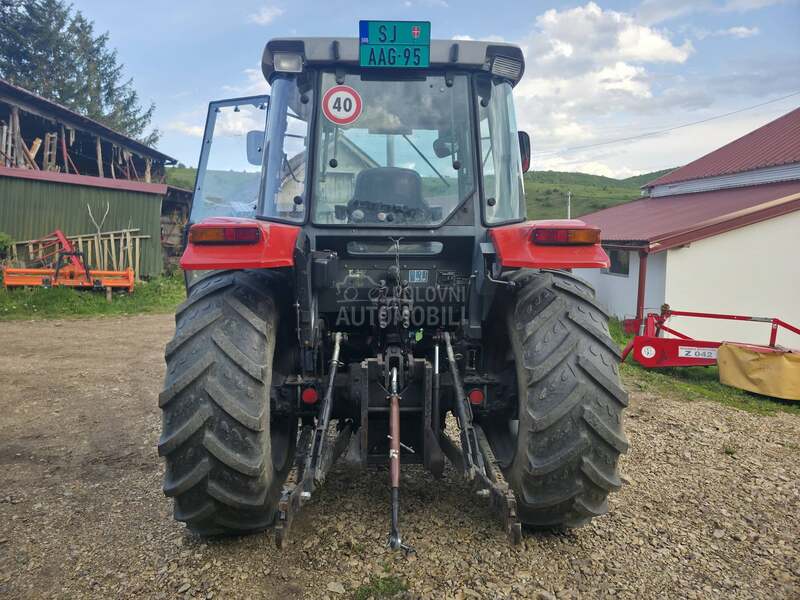 Massey Ferguson 4235