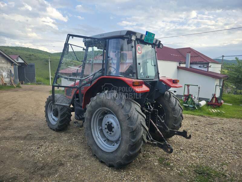 Massey Ferguson 4235