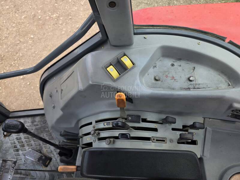 Massey Ferguson 4235