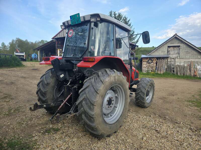 Massey Ferguson 4235