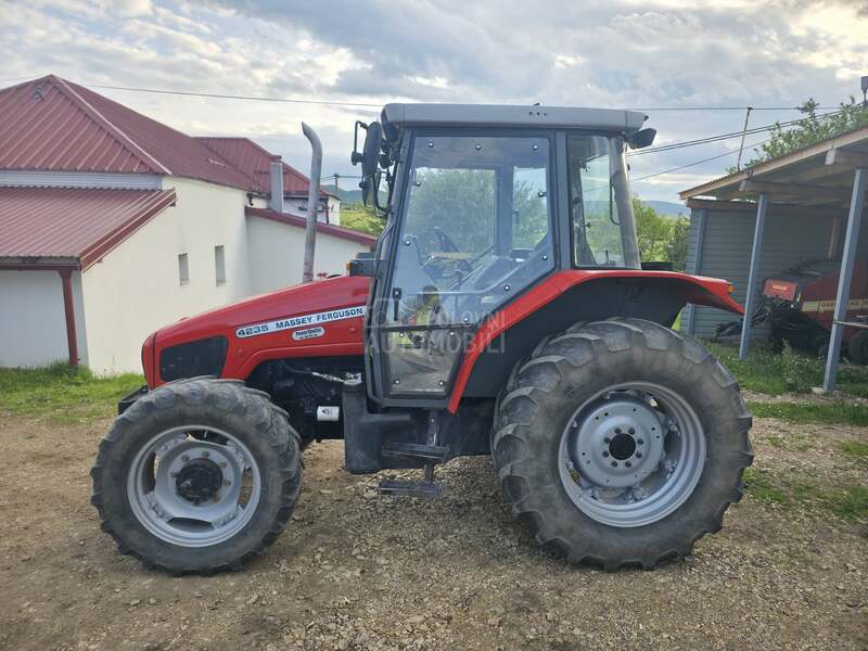 Massey Ferguson 4235