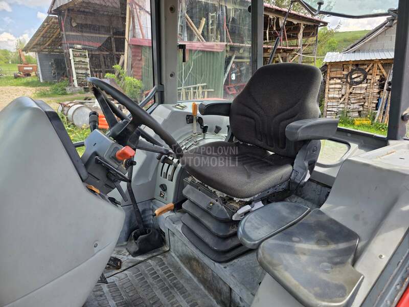 Massey Ferguson 4235