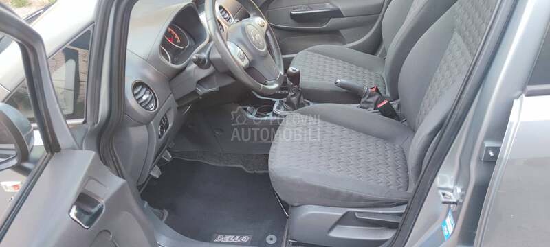 Opel Corsa D 1.2 i ACTIVE CH