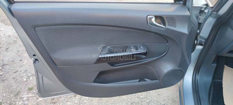 Opel Corsa D 1.2 i ACTIVE CH