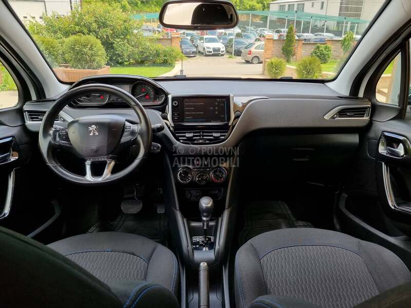 Peugeot 208 1.2 PURETECH / AUTOM