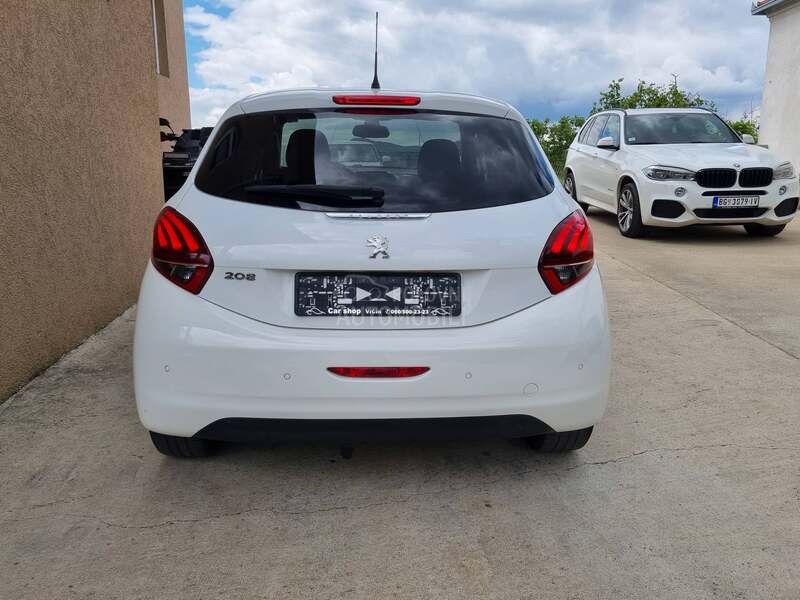 Peugeot 208 1.2 PURETECH / AUTOM