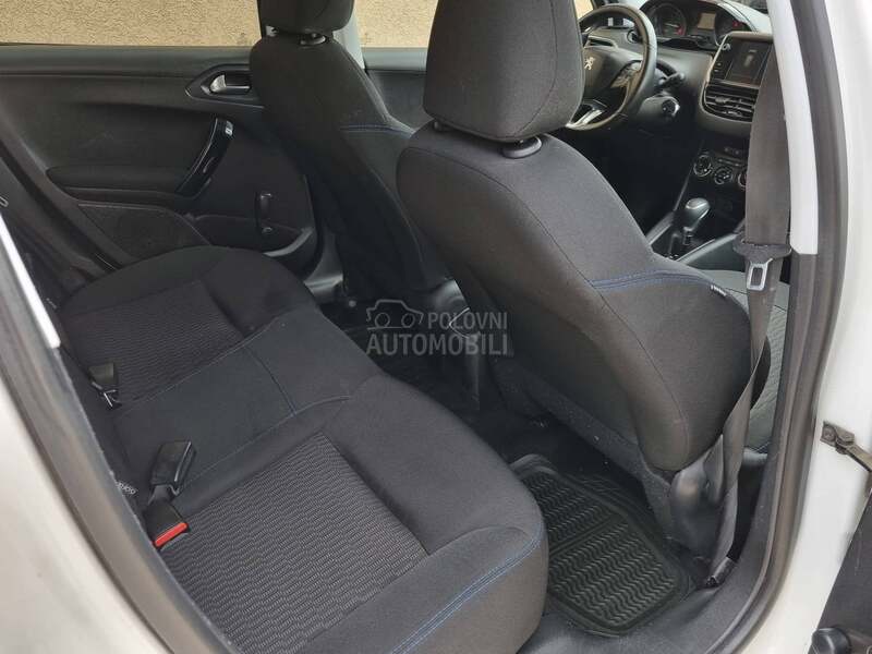 Peugeot 208 1.2 PURETECH / AUTOM