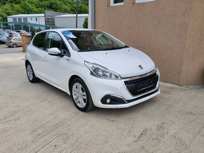 Peugeot 208 1.2 PURETECH / AUTOM