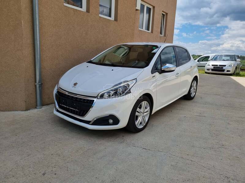 Peugeot 208 1.2 PURETECH / AUTOM