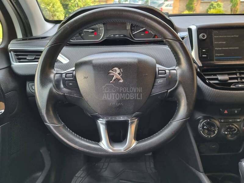 Peugeot 208 1.2 PURETECH / AUTOM