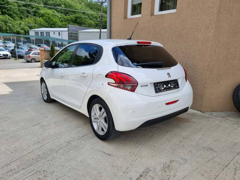 Peugeot 208 1.2 PURETECH / AUTOM