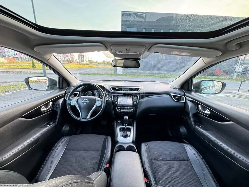 Nissan Qashqai TEKNA PAN0