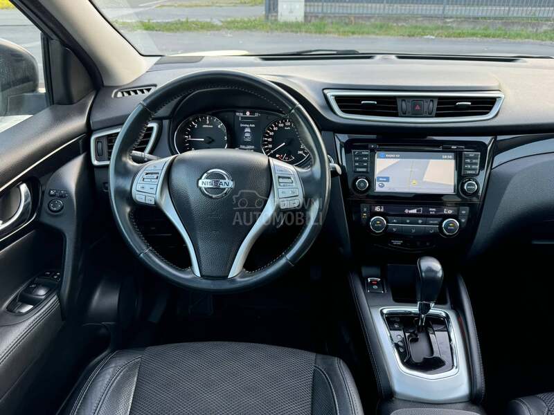 Nissan Qashqai TEKNA PAN0