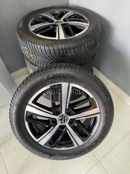 Bridgestone 215/55 R17 Sve sezone