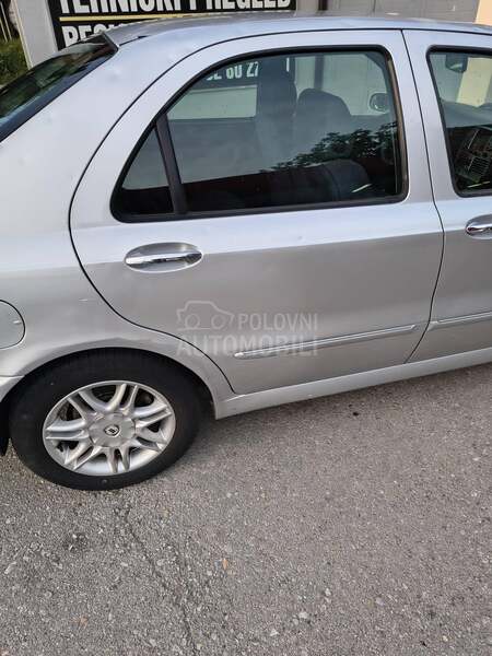 Lancia Lybra 2.0 20v