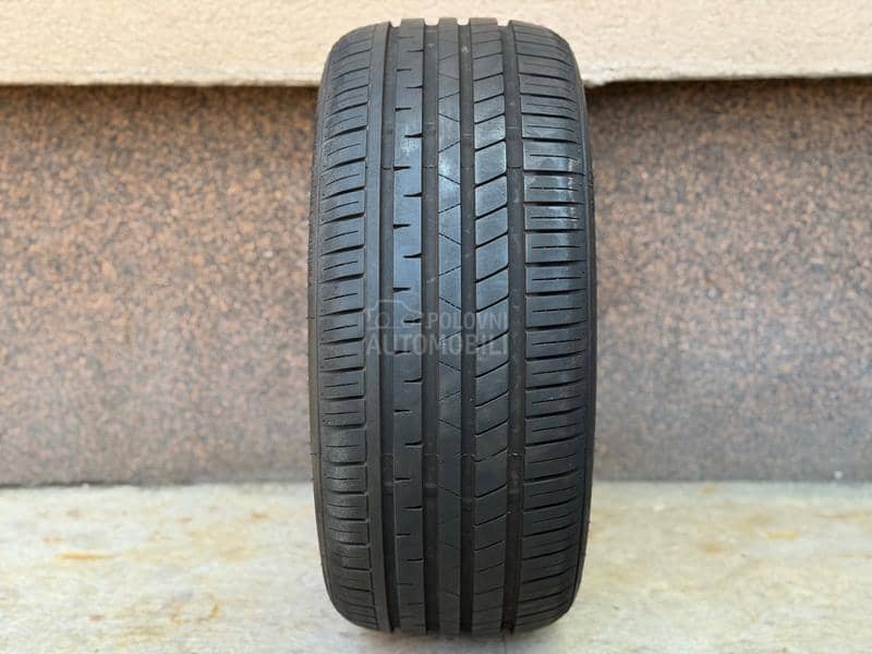 Ostalo 215/40 R17 Letnja