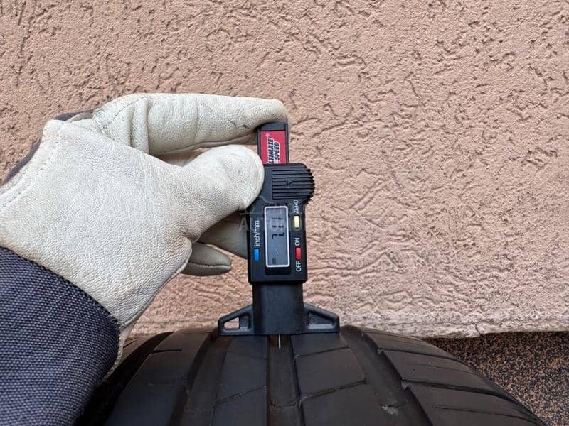 Ostalo 215/40 R17 Letnja