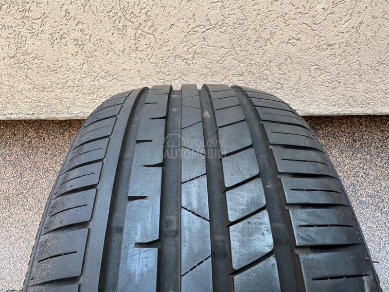 Ostalo 215/40 R17 Letnja
