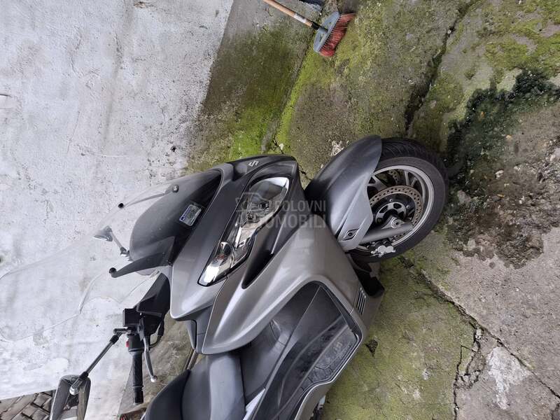 Suzuki burgman 400
