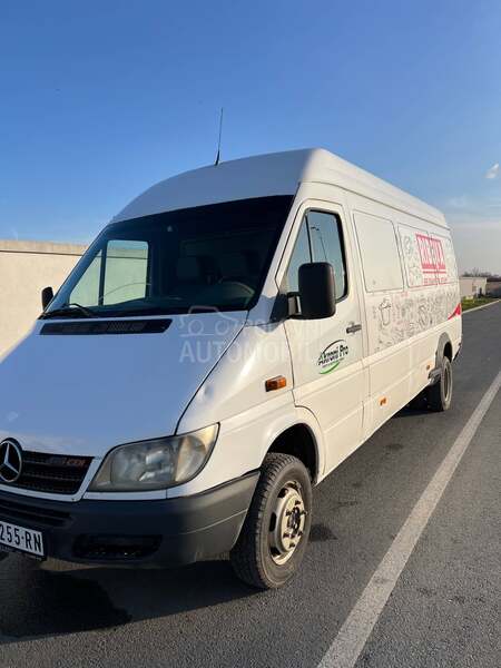 Mercedes Benz Sprinter 413