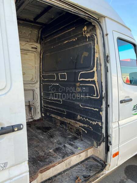 Mercedes Benz Sprinter 413