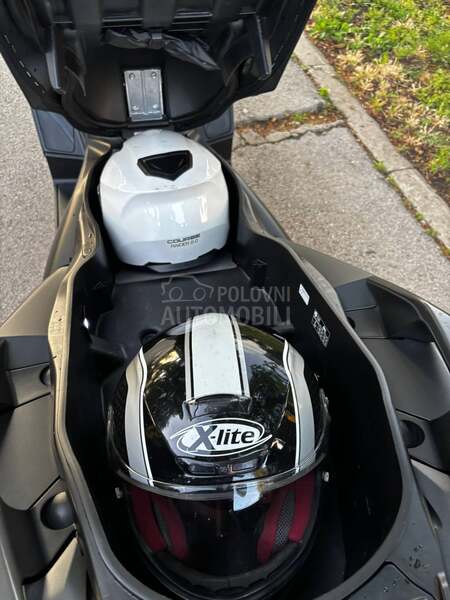 Yamaha X MAX