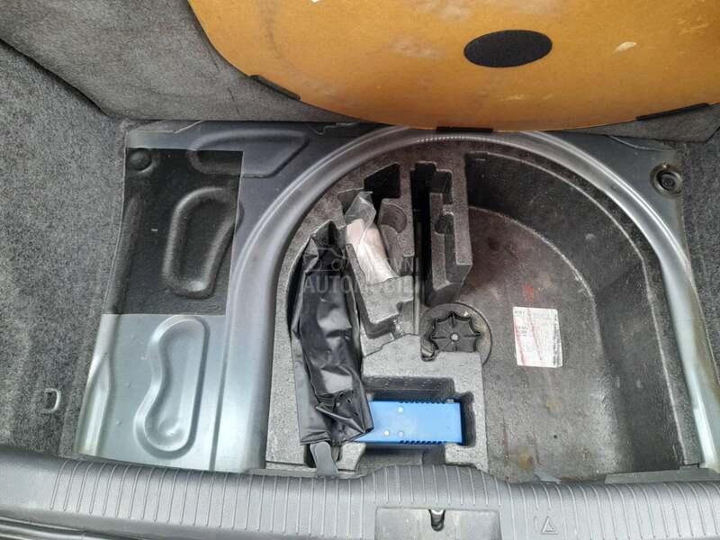 Volkswagen Polo 1.6 UV0Z/CH kao NOOV