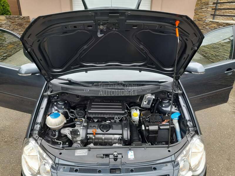 Volkswagen Polo 1.6 UV0Z/CH kao NOOV