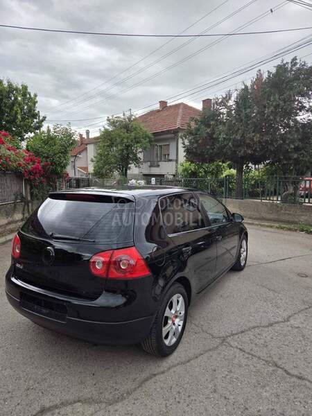 Volkswagen Golf 5 1.6 FSI