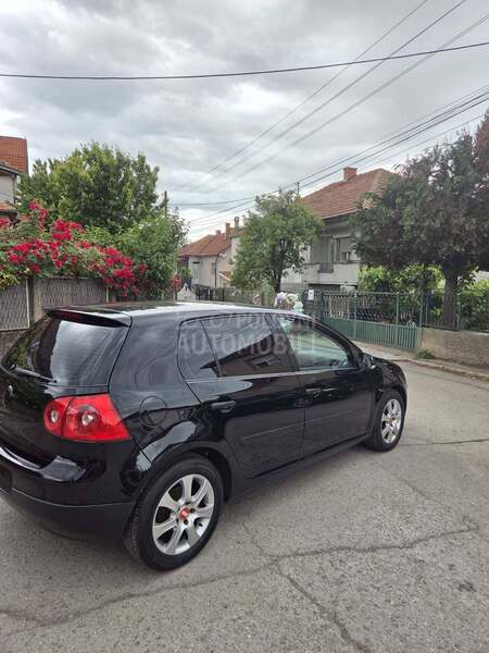 Volkswagen Golf 5 1.6 FSI