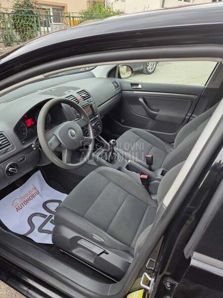 Volkswagen Golf 5 1.6 FSI
