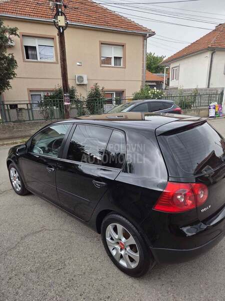 Volkswagen Golf 5 1.6 FSI