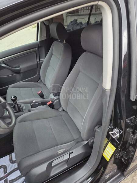 Volkswagen Golf 5 1.6 FSI