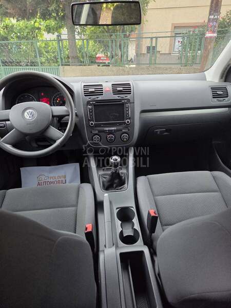 Volkswagen Golf 5 1.6 FSI