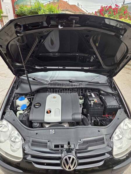 Volkswagen Golf 5 1.6 FSI