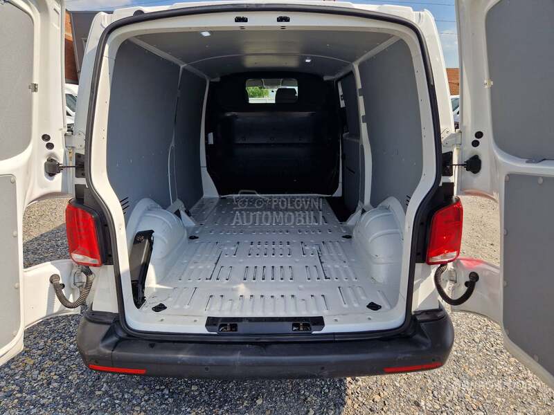 Volkswagen Transporter T6 2.0 TDI L2H1