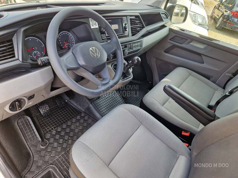 Volkswagen Transporter T6 2.0 TDI L2H1